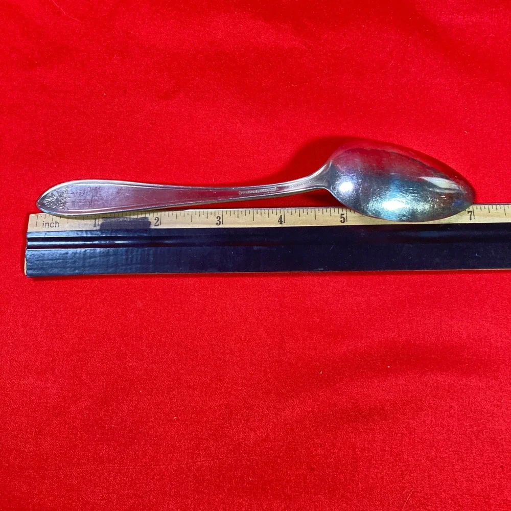 4 - Vtg Wm Rogers & Son Triumph Dessert or Soup Spoons 7.25